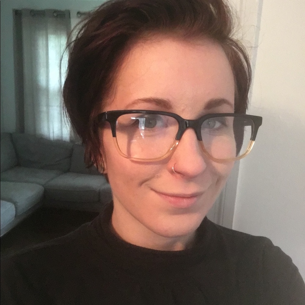 Meet your Posher, Suzanne